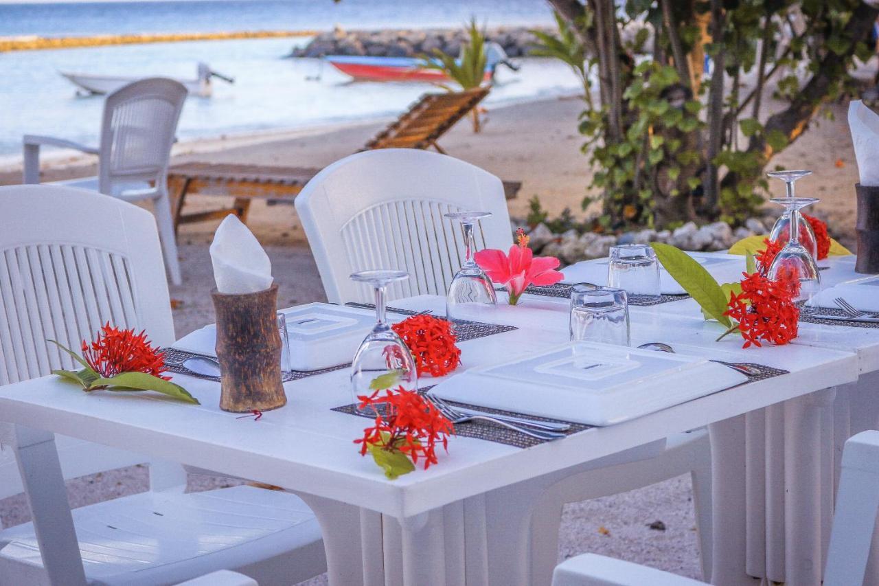 Summer Vibes Beach Front Rasdhoo ภายนอก รูปภาพ