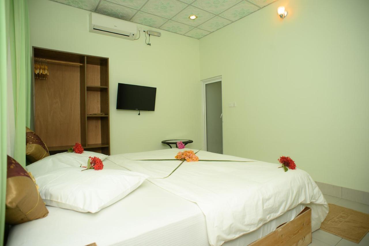 Summer Vibes Beach Front Rasdhoo ภายนอก รูปภาพ